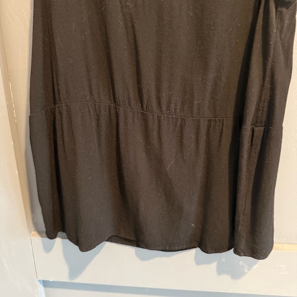 Madewell black tank - small peplum hem. Viscose material. - Picture 4 of 5